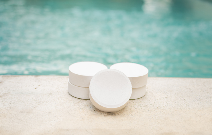 chlorine tablets near a swimming pool